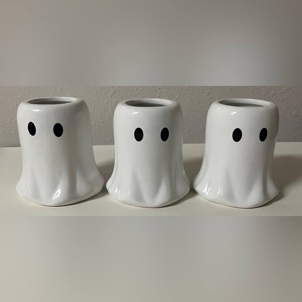 Set of 3 Spooky Vanilla Cupcake Scented Ghost Candles 5.4 oz